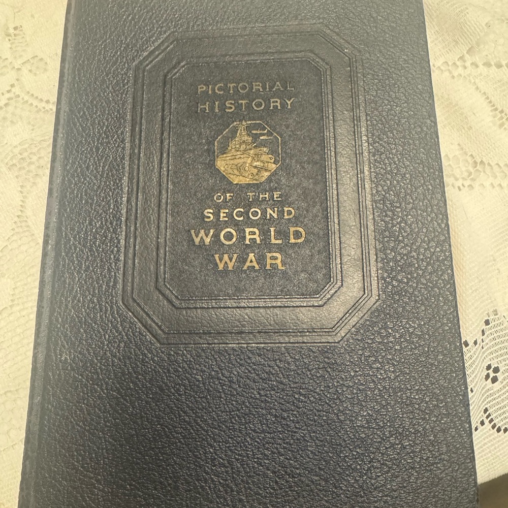 Pictorial History of the Second World War Book